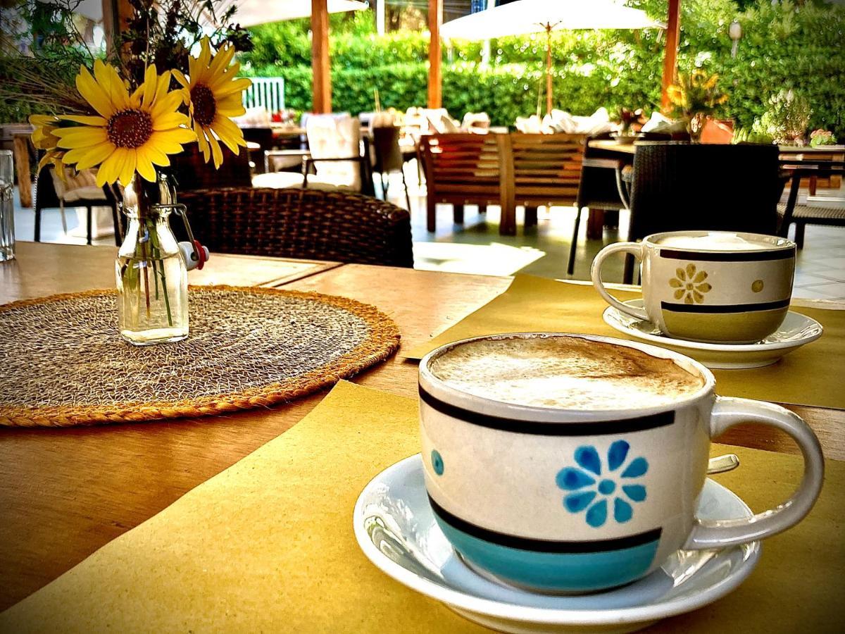 Hotel Cerrano Silvi Marina Buitenkant foto